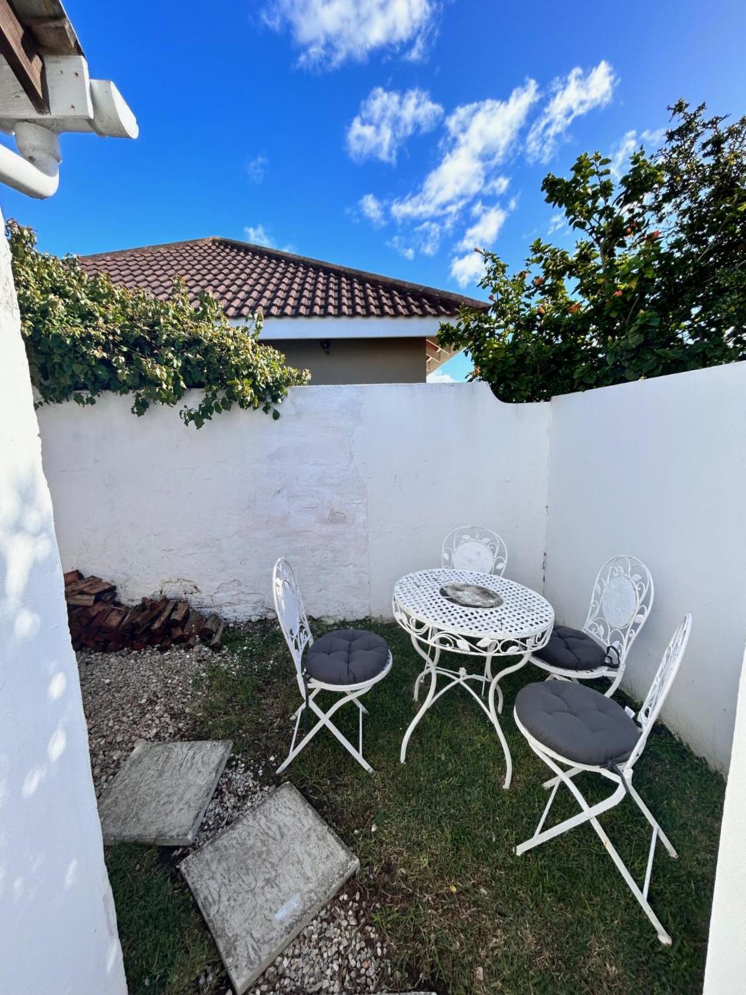 De La Fontaine Guest Cottage And Pool View Luxury Suite プレッテンバーグ・ベイ エクステリア 写真
